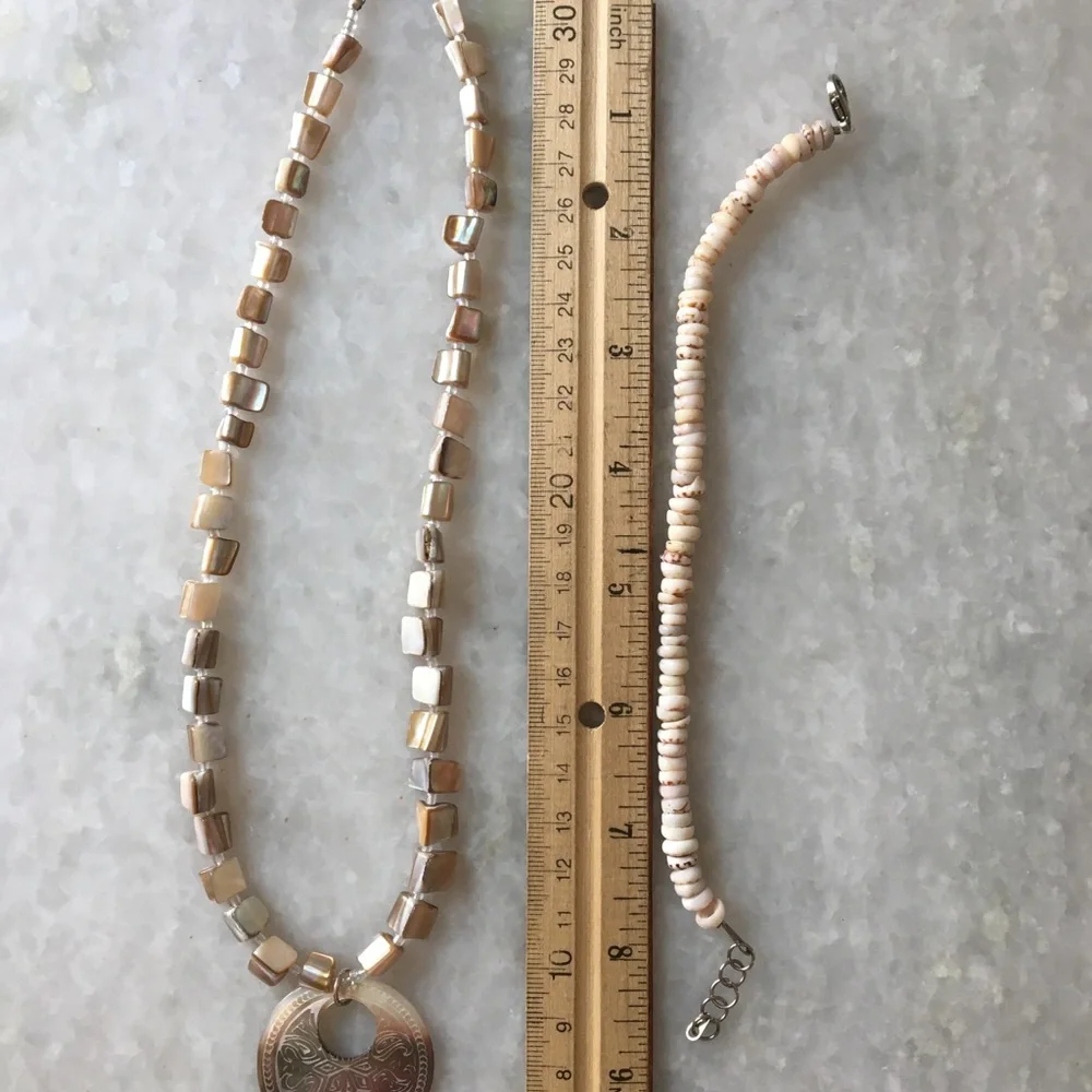 Elegant Beige Etched shell and beaded necklace and Shell anklet/bracelet 🐚🪸🌞🌼 - Picture 13 of 15